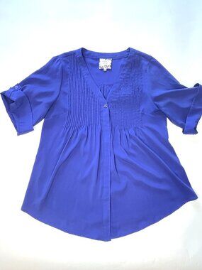 Larsen Gray Medium Blue Short Sleeve Flowy 1-Button Cardigan Blouse